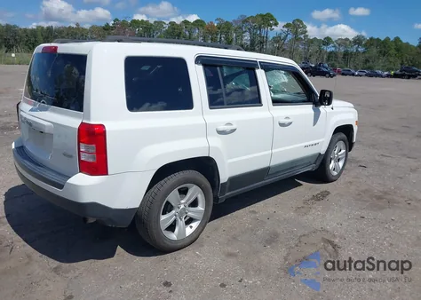 2015 Jeep Patriot Latitude z USA, uszkodzony, nr VIN 1C4NJPFBXFD118675